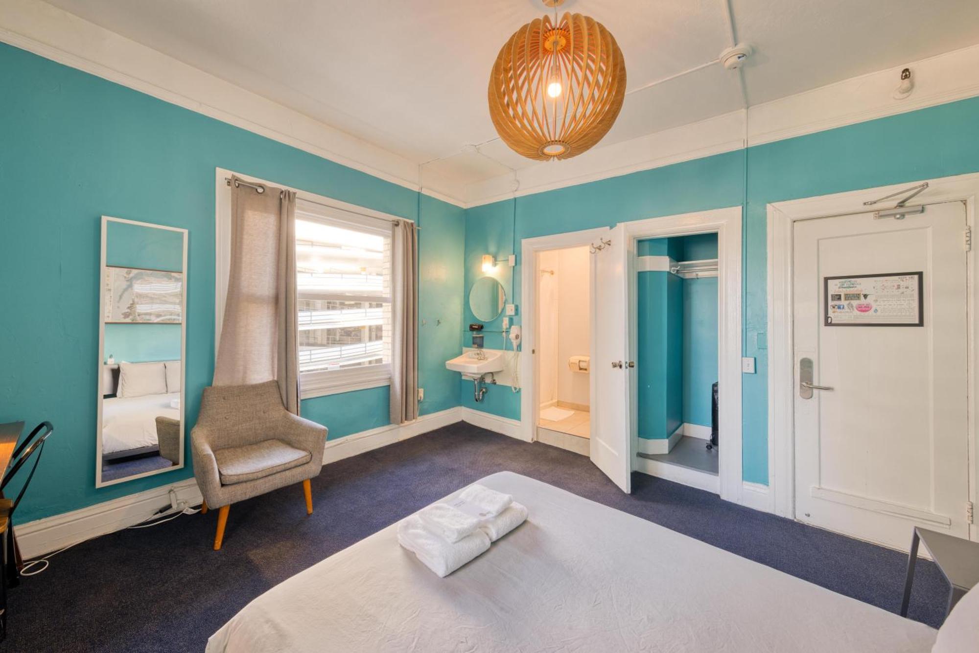 Hostal Hi Downtown (adults Only) *
